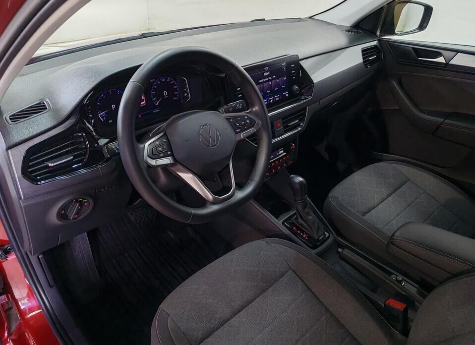 Volkswagen Polo, VI 1.6 AT (110 л.с.)