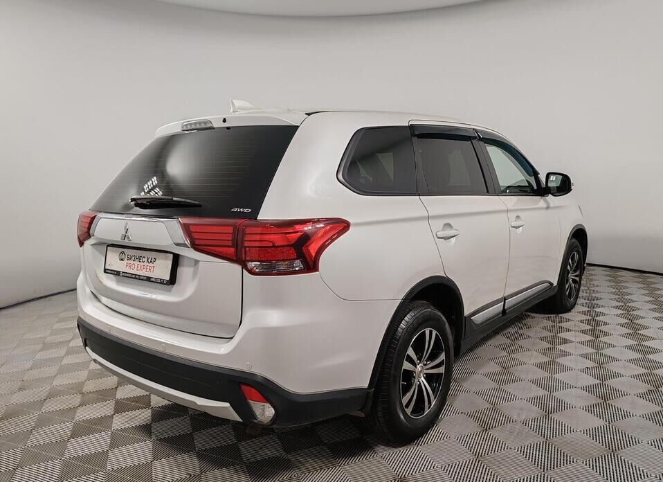 Mitsubishi Outlander, III Рестайлинг 2 2.0 CVT (146 л.с.) 4WD