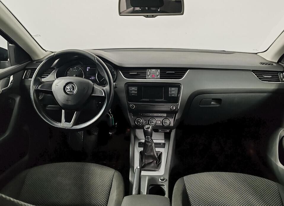 Skoda Octavia, III (A7) 1.6 MT (110 л.с.)