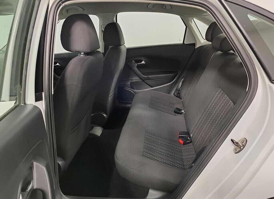 Volkswagen Polo 1.6 MT (110 л.с.)