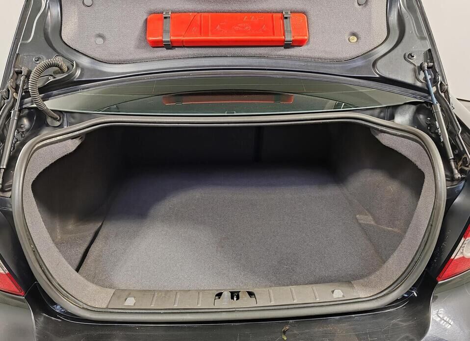 Volvo S40 1.6 MT (100 л.с.)