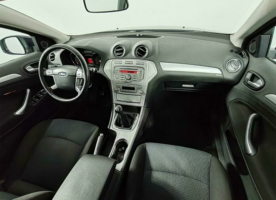 Ford Mondeo 2.0 MT (145 л.с.)