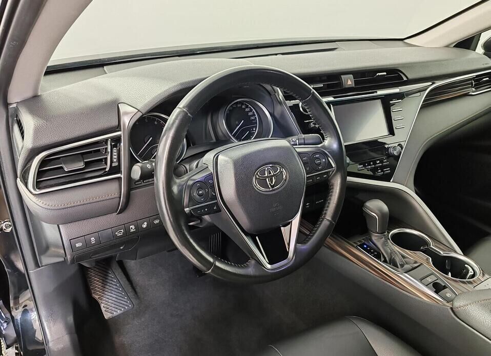 Toyota Camry, VIII (XV70) 2.5 AT (181 л.с.)