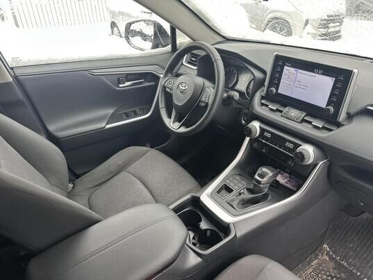 Toyota RAV4, 2019&nbsp;г., 72&nbsp;358&nbsp;км