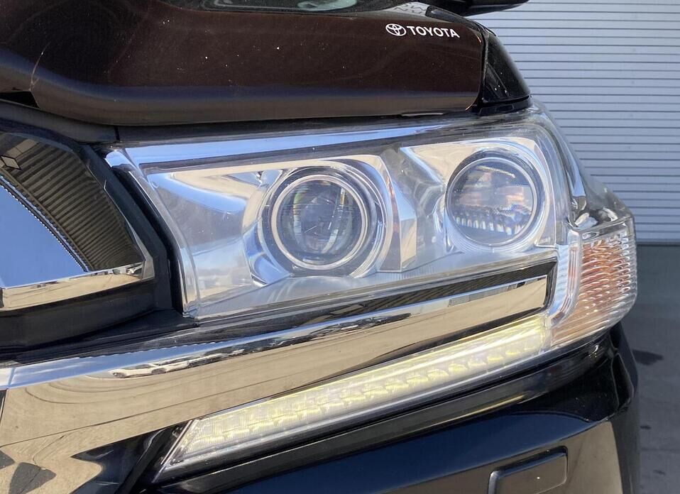 Toyota Land Cruiser, 200 Series Рестайлинг 2 4.5d AT (249 л.с.) 4WD