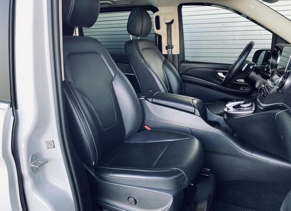 Mercedes-Benz V-Класс, III (W447) Рестайлинг 300 d длинный 2.0d AT (239 л.с.) 4WD