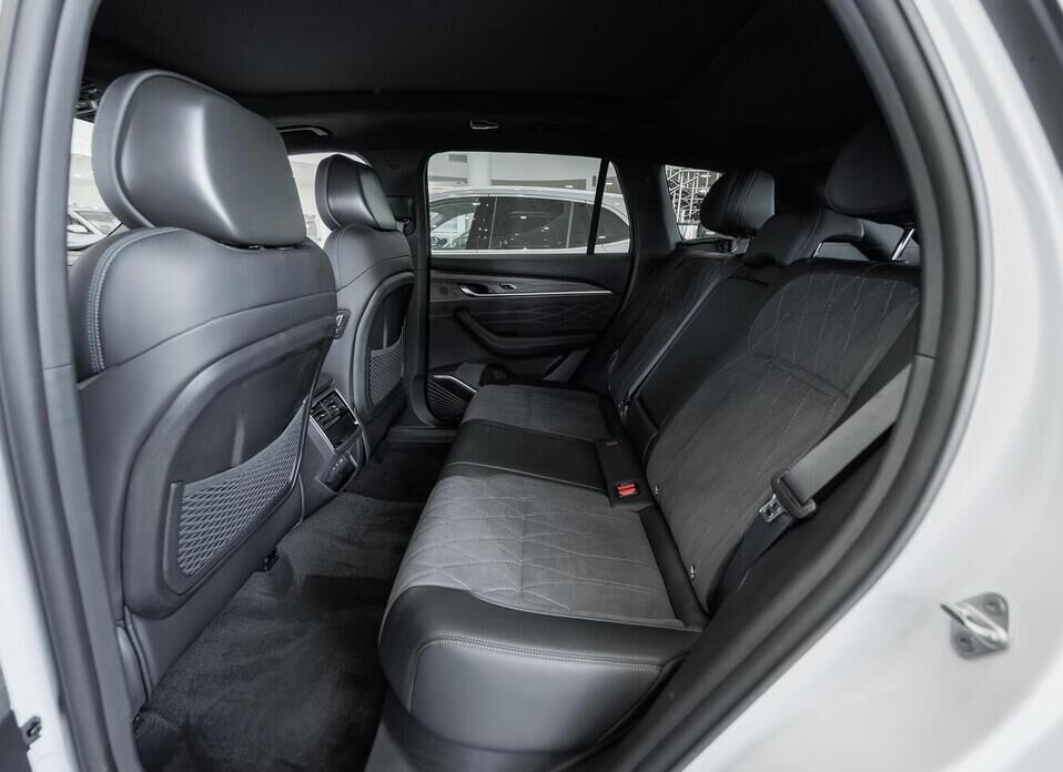 Geely Monjaro, I 2.0 AT (238 л.с.) 4WD