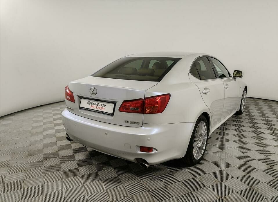 Lexus IS 250 2.5 AT (208 л.с.)