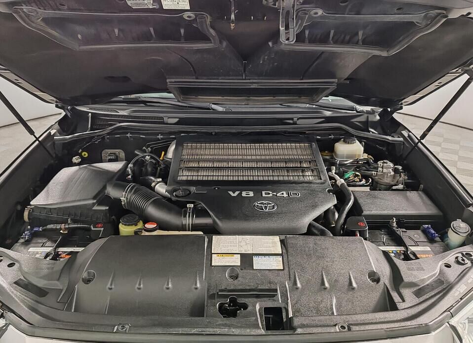 Toyota Land Cruiser, 200 Series Рестайлинг 2 4.5d AT (249 л.с.) 4WD