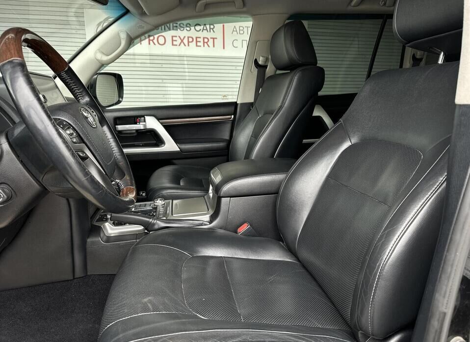 Toyota Land Cruiser, 200 Series Рестайлинг 2 4.6 AT (309 л.с.) 4WD