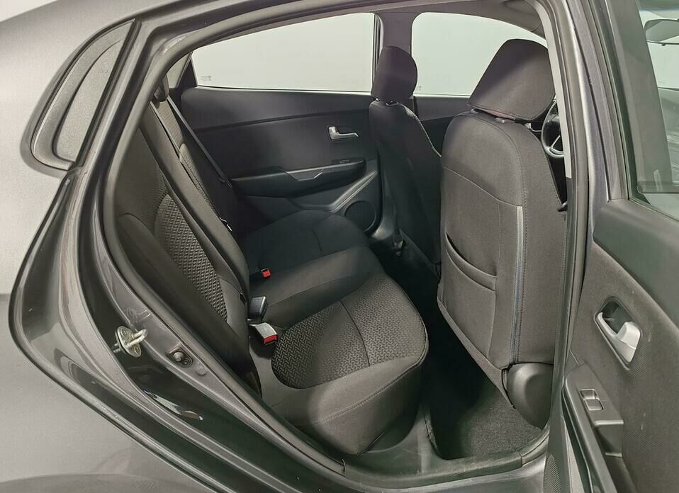 Kia Rio 5-speed 1.6 MT (123 л.с.)