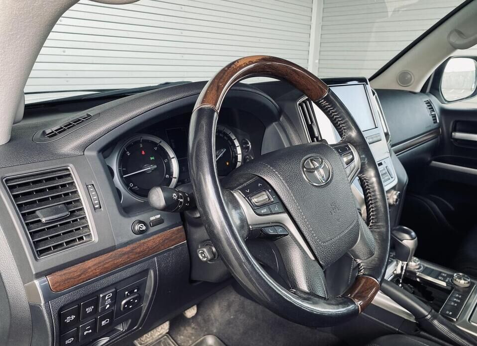 Toyota Land Cruiser, 200 Series Рестайлинг 2 4.5d AT (249 л.с.) 4WD