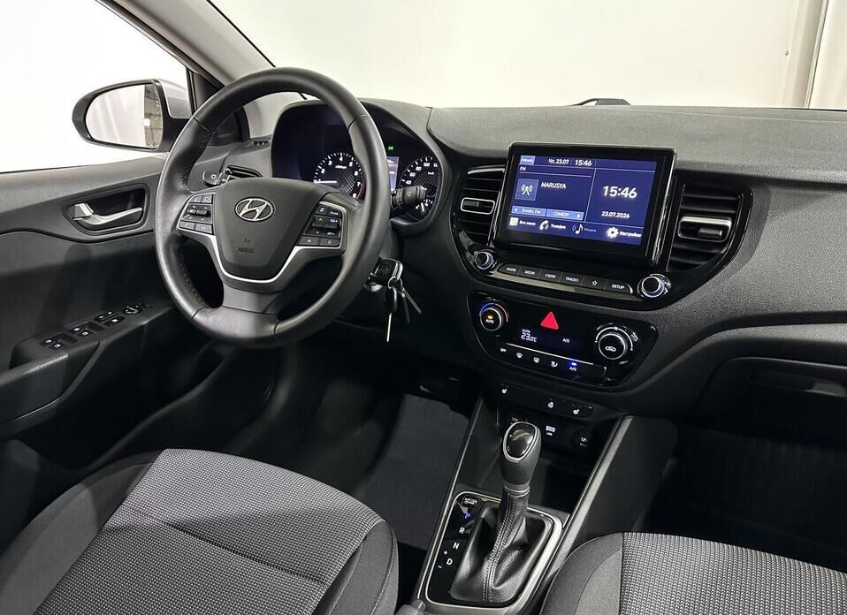 Hyundai Solaris, II Рестайлинг 1.6 AT (123 л.с.)