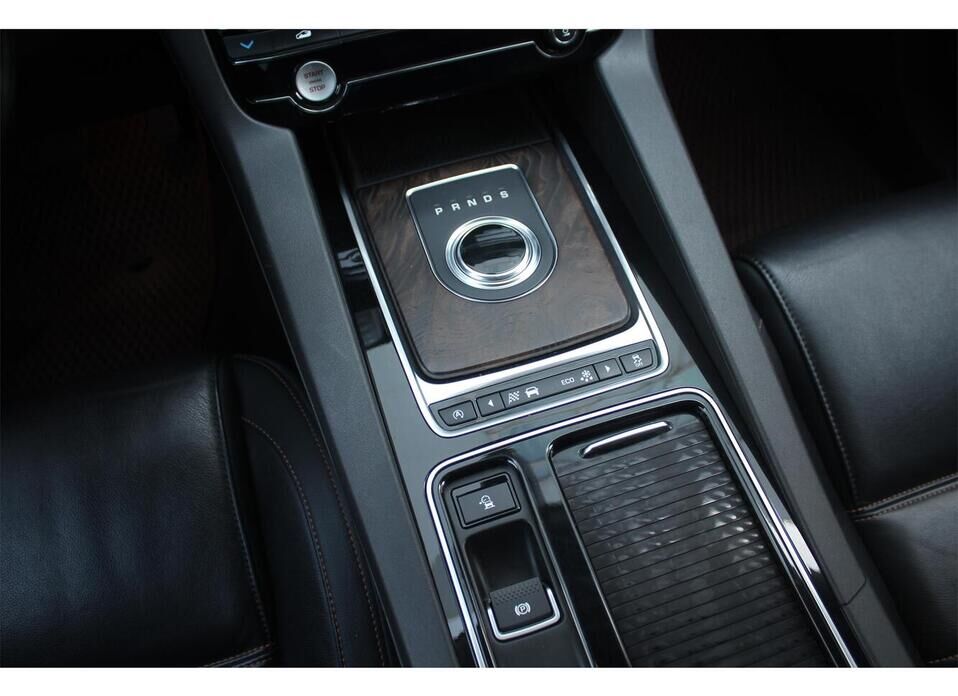 Jaguar F-Pace, I 2.0d AT (180 л.с.) 4WD