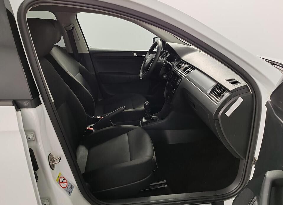 Skoda Rapid, I Рестайлинг 1.6 MT (90 л.с.)