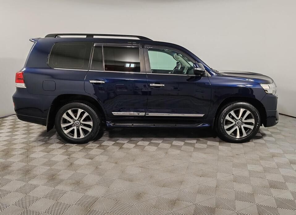 Toyota Land Cruiser, 200 Series Рестайлинг 2 4.5d AT (249 л.с.) 4WD