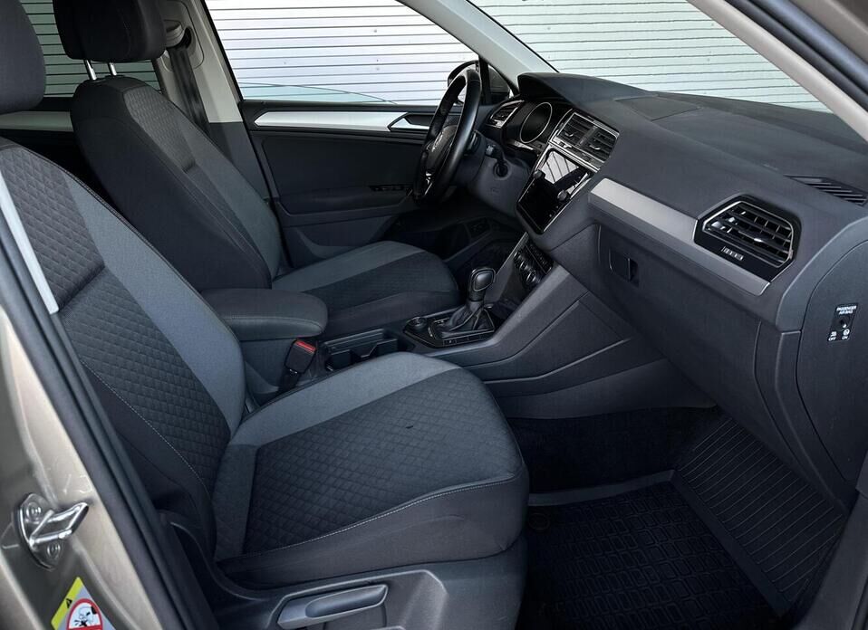 Volkswagen Tiguan, II 1.4 AMT (150 л.с.) 4WD