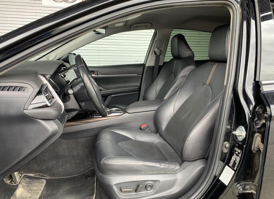 Toyota Camry, VIII (XV70) 2.5 AT (181 л.с.)