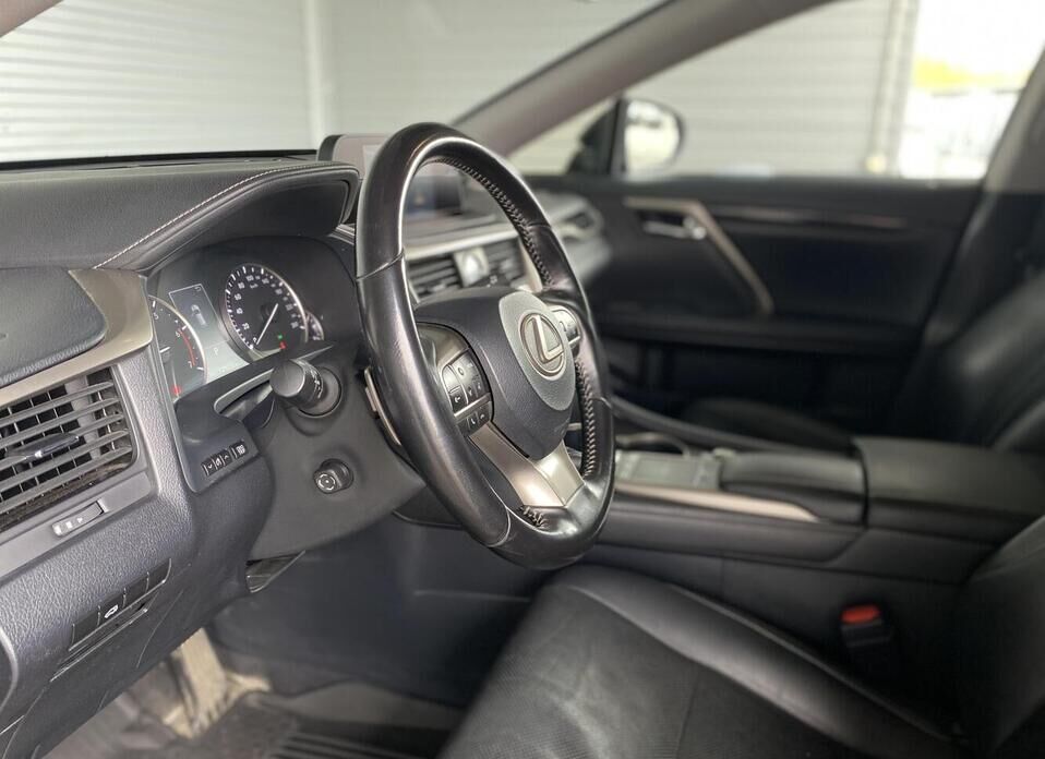 Lexus RX, IV Рестайлинг 300 2.0 AT (238 л.с.) 4WD