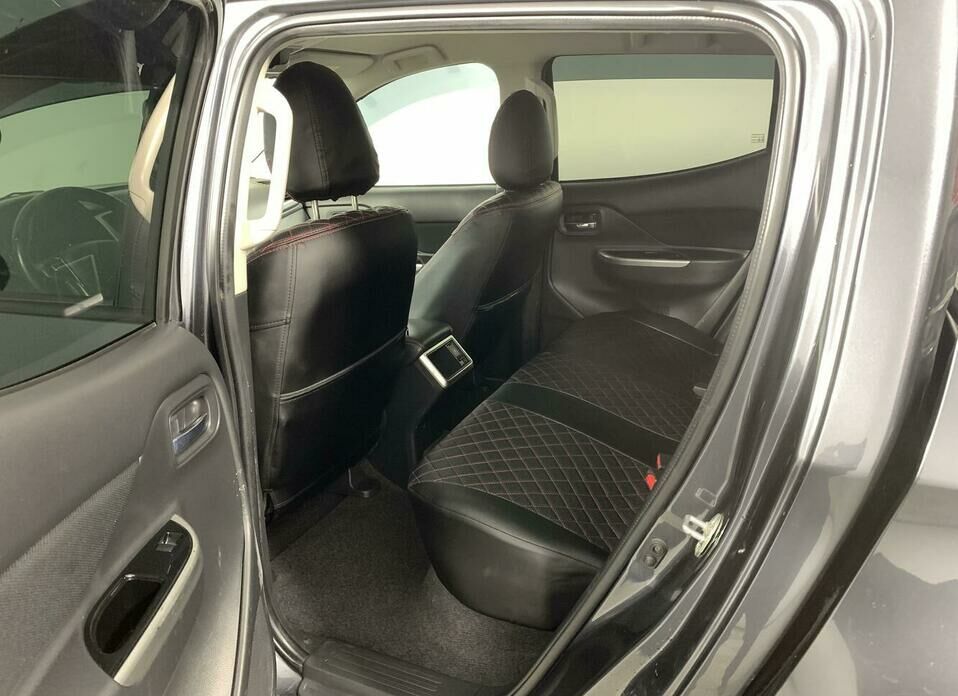 Mitsubishi L200 2.4d AT (154 л.с.) 4WD
