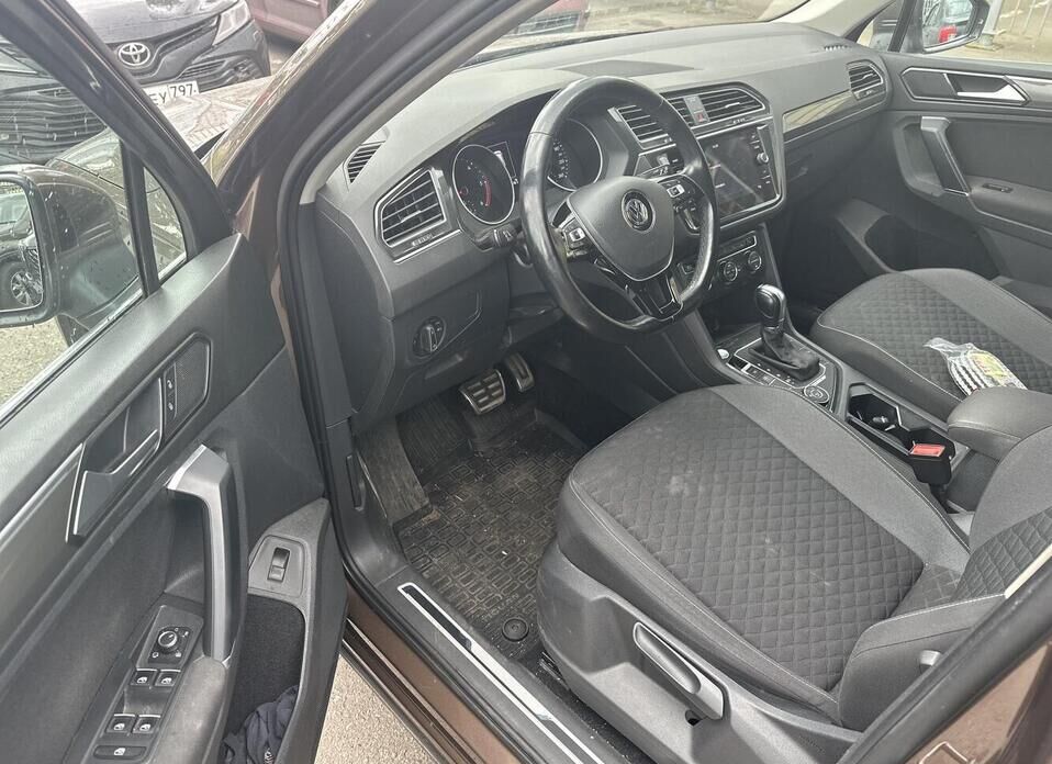 Volkswagen Tiguan 2.0d AMT (150 л.с.) 4WD