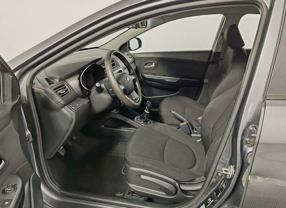 Kia Rio 5-speed 1.6 MT (123 л.с.)