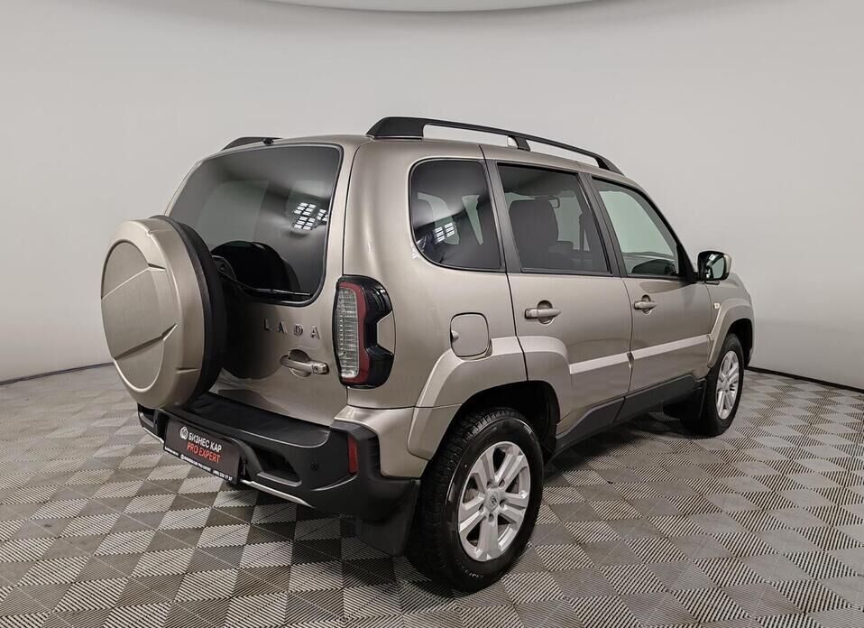 LADA (ВАЗ) Niva Travel, I 1.7 MT (80 л.с.) 4WD
