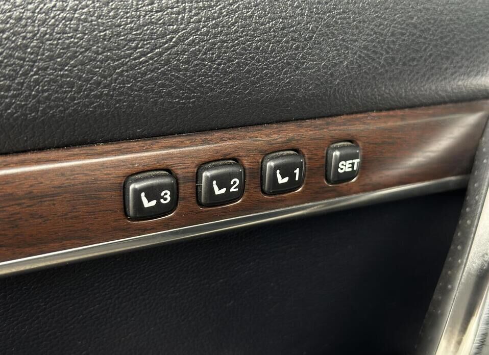 Toyota Land Cruiser, 200 Series Рестайлинг 2 4.6 AT (309 л.с.) 4WD