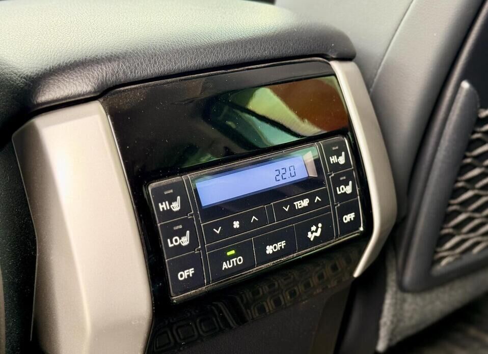 Toyota Land Cruiser Prado, 150 Series Рестайлинг 2 2.8d AT (177 л.с.) 4WD