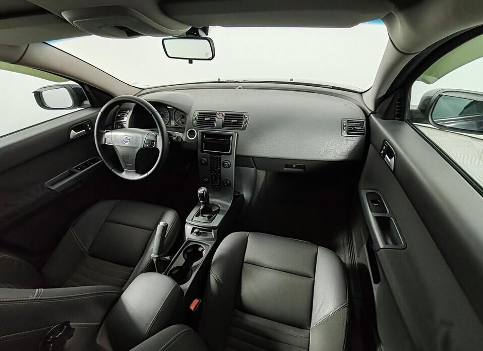 Volvo S40 1.6 MT (100 л.с.)