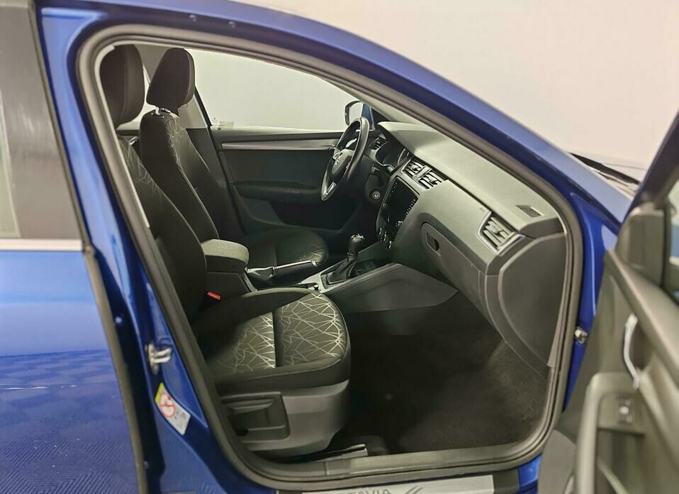 Skoda Octavia 1.6 AT (110 л.с.)