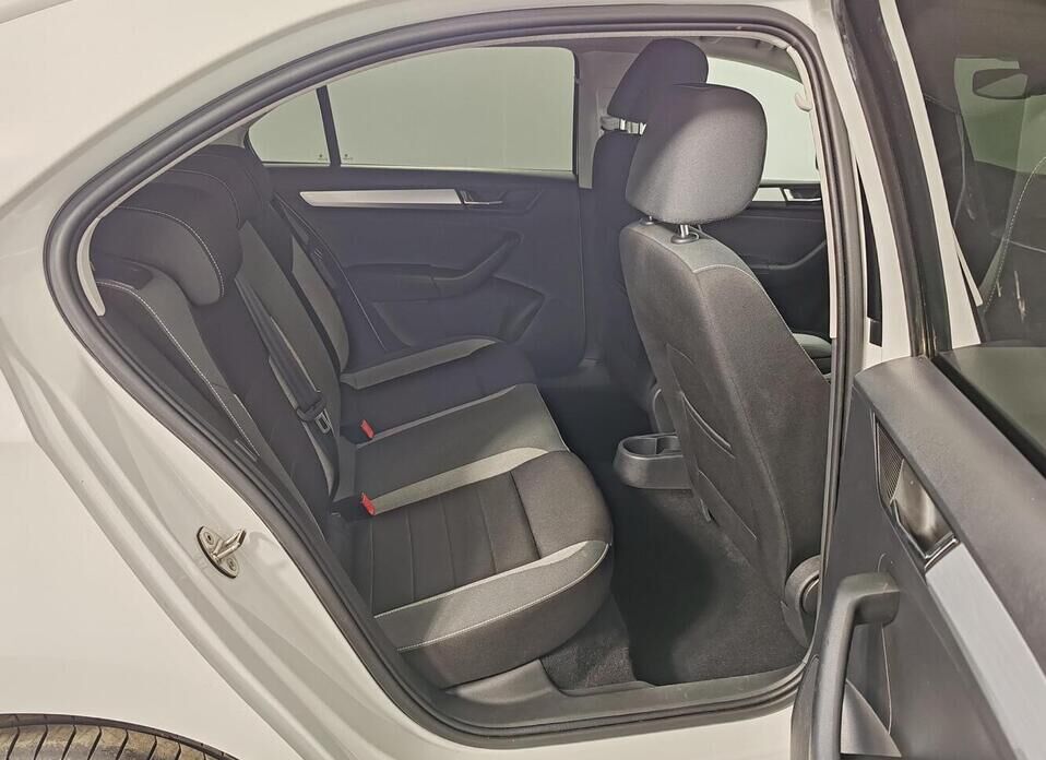 Skoda Rapid, I Рестайлинг 1.6 AT (110 л.с.)