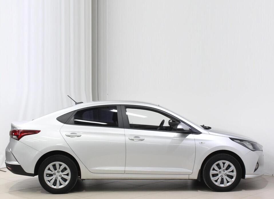 Hyundai Solaris, II Рестайлинг 1.6 AT (123 л.с.)