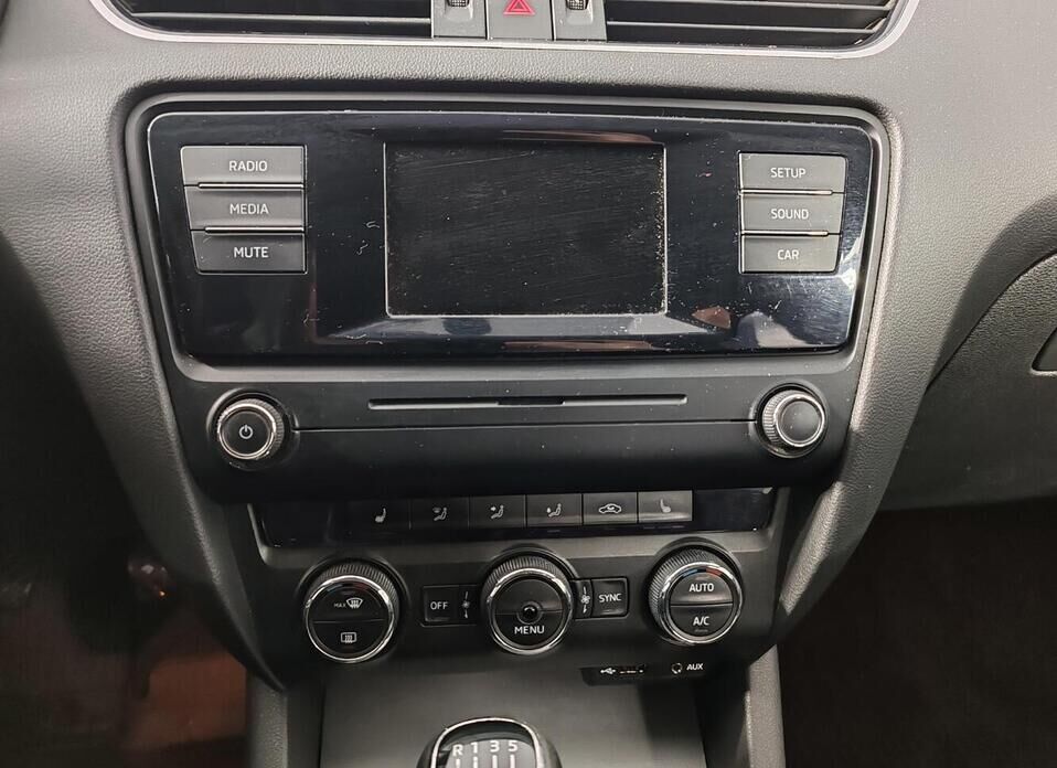 Skoda Octavia, III (A7) 1.6 MT (110 л.с.)