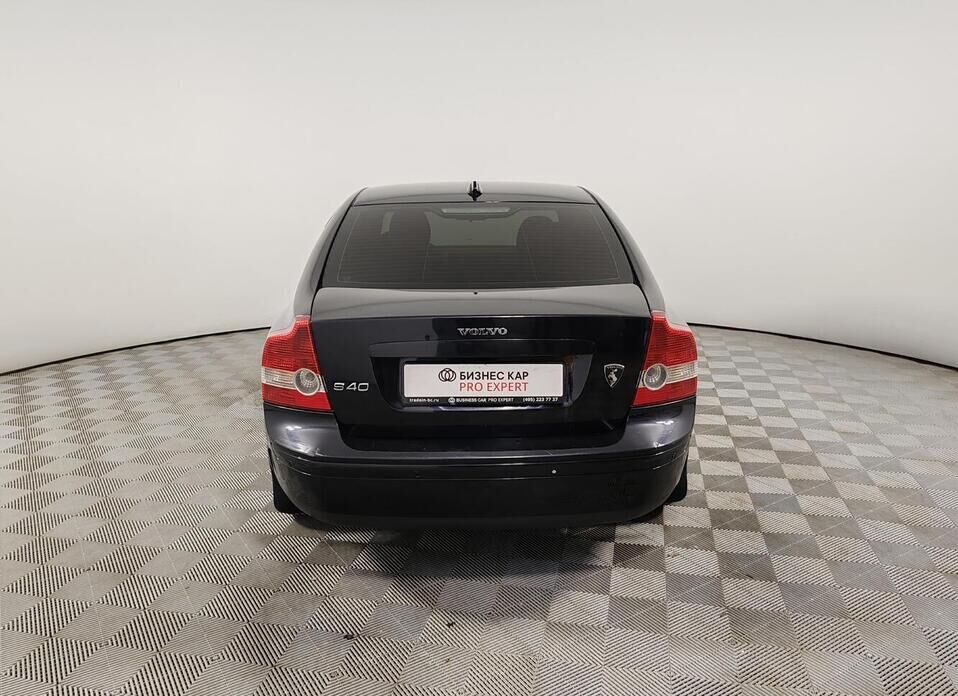 Volvo S40 1.6 MT (100 л.с.)
