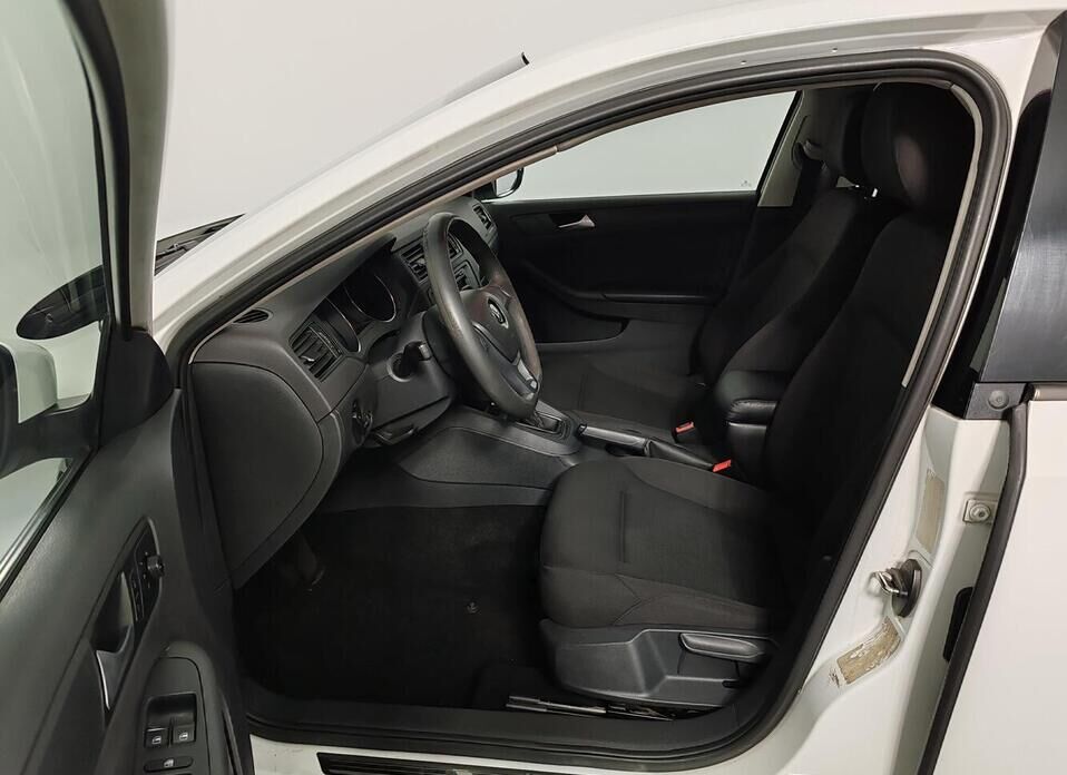 Volkswagen Jetta, VI Рестайлинг 1.6 AT (105 л.с.)