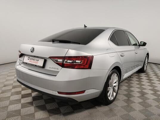 Skoda Superb, 2017 г., 97 396 км