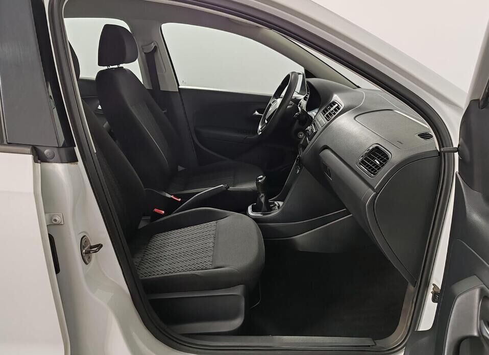 Volkswagen Polo 1.6 MT (110 л.с.)