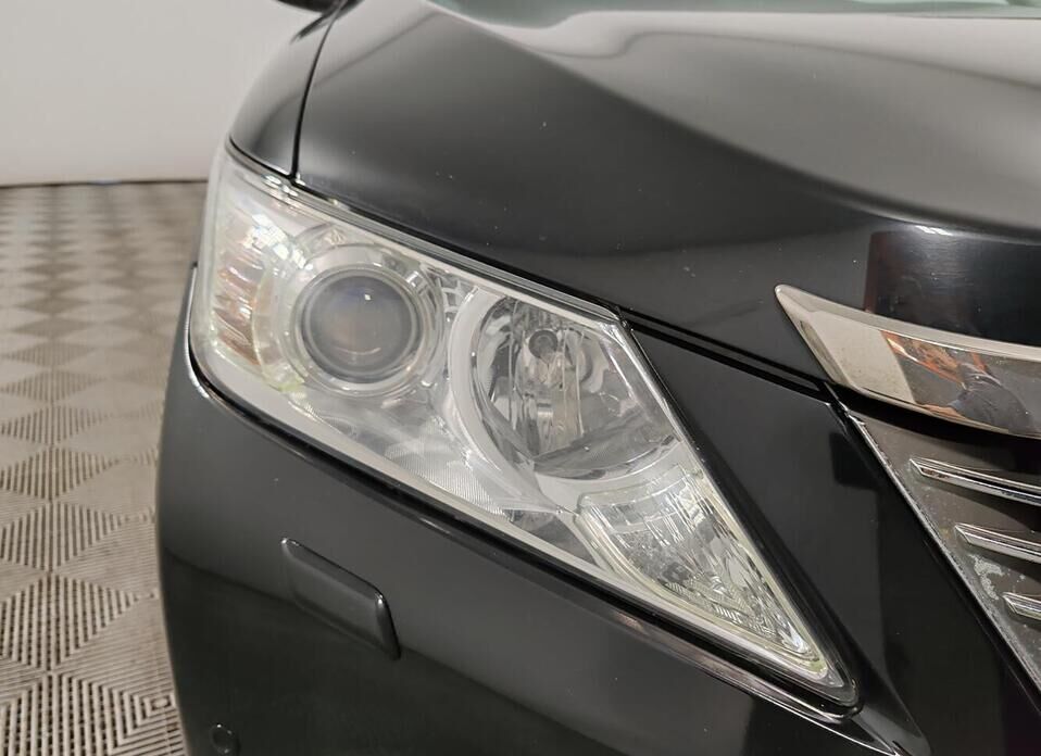 Toyota Camry 2.5 AT (181 л.с.)