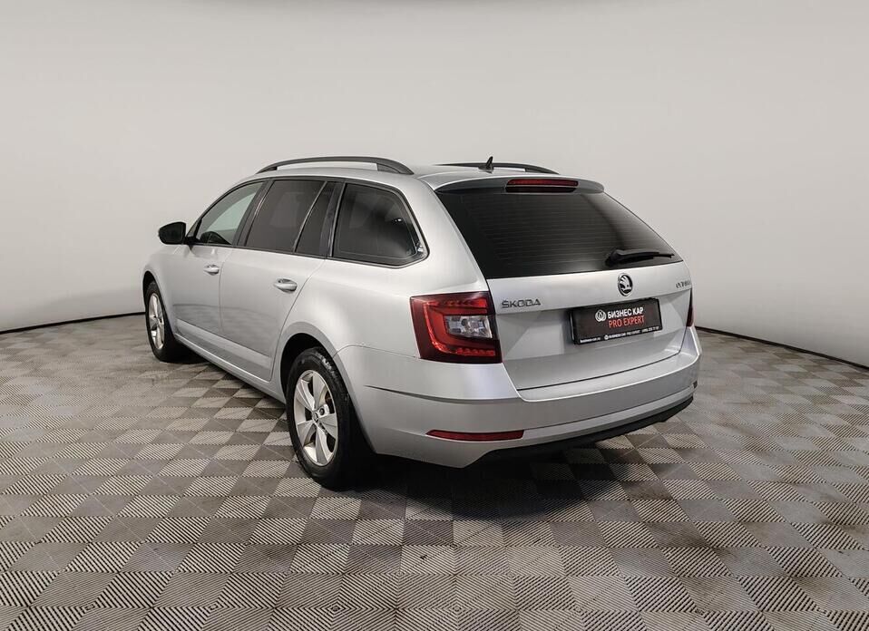 Skoda Octavia, III (A7) Рестайлинг 1.8 AMT (180 л.с.)