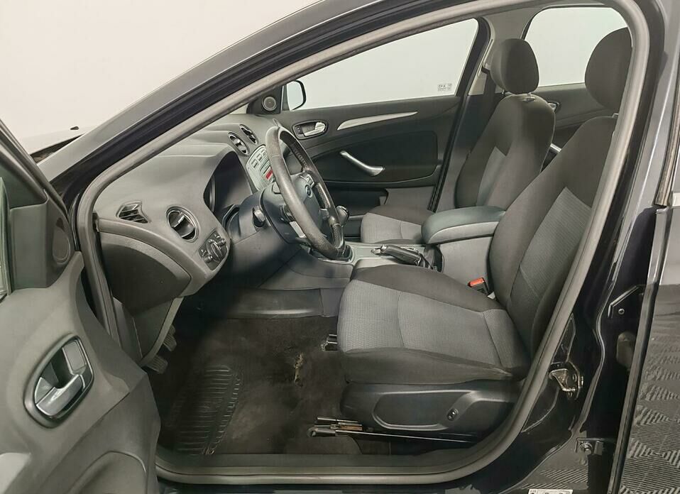 Ford Mondeo 2.0 MT (145 л.с.)