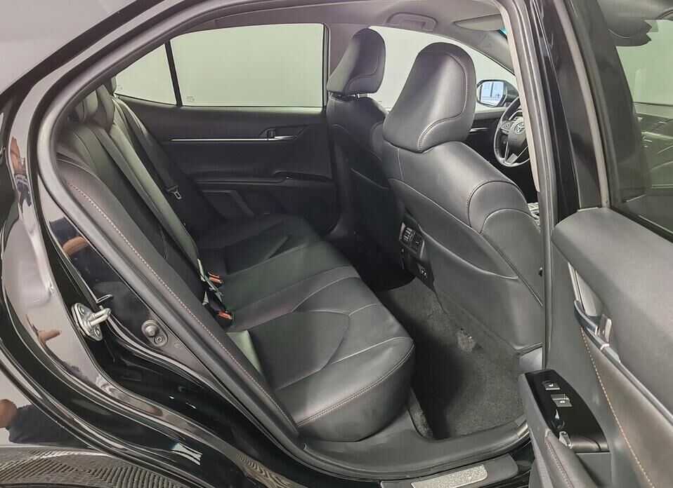 Toyota Camry, VIII (XV70) 2.5 AT (181 л.с.)