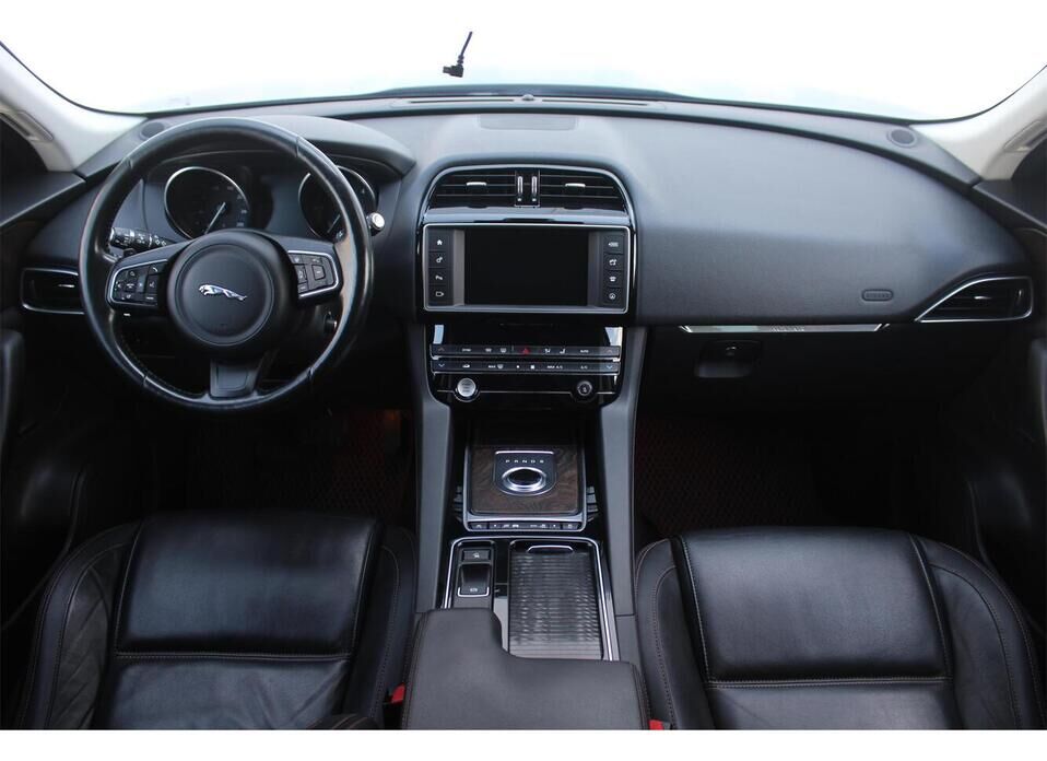 Jaguar F-Pace, I 2.0d AT (180 л.с.) 4WD