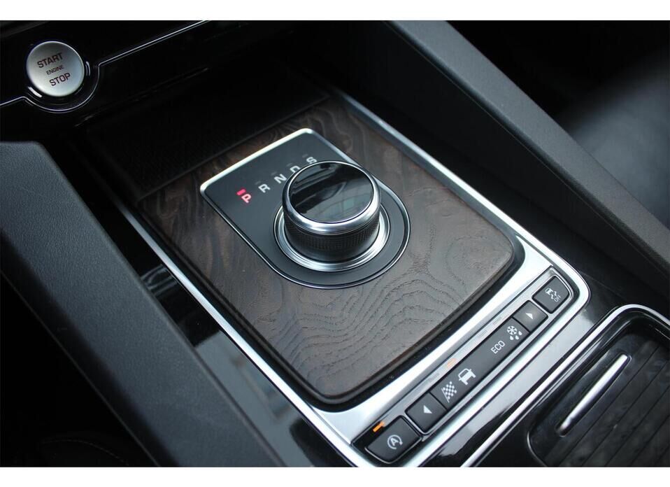 Jaguar F-Pace, I 2.0d AT (180 л.с.) 4WD