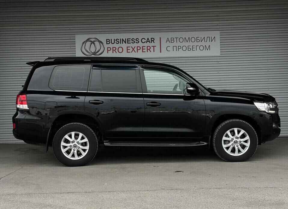 Toyota Land Cruiser, 200 Series Рестайлинг 2 4.6 AT (309 л.с.) 4WD