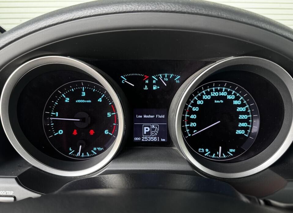 Toyota Land Cruiser, 200 Series 4.5d AT (235 л.с.) 4WD