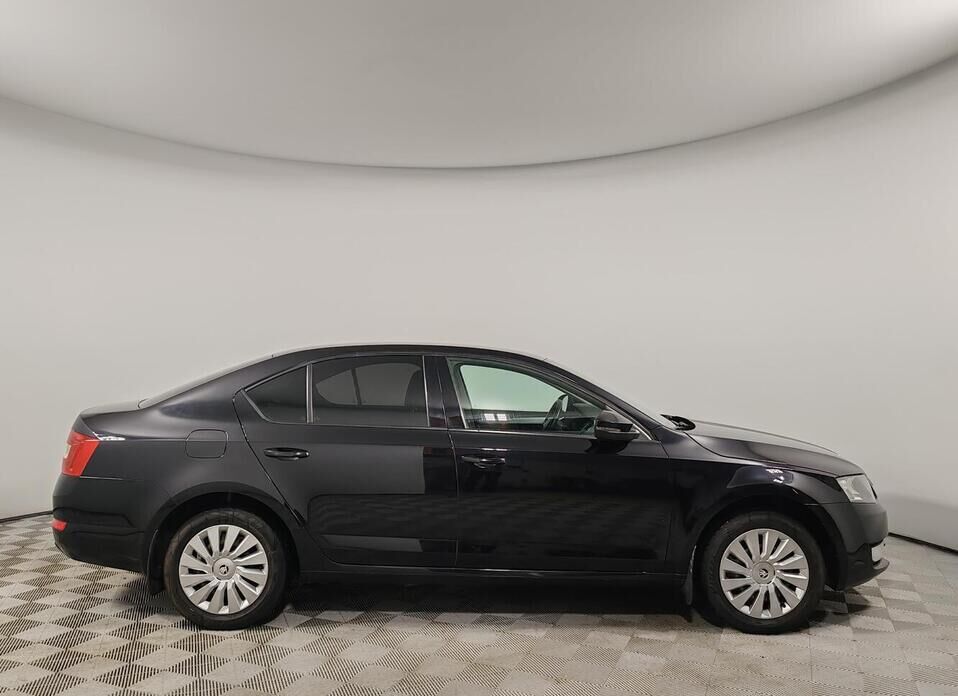 Skoda Octavia, III (A7) 1.6 MT (110 л.с.)