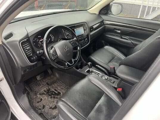 Mitsubishi Outlander, III Рестайлинг 2, 2016 г., 168 739 км