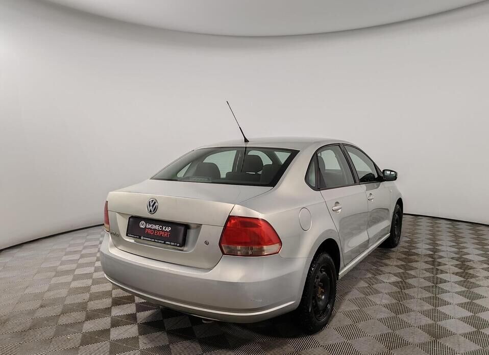 Volkswagen Polo, V 1.6 MT (105 л.с.)