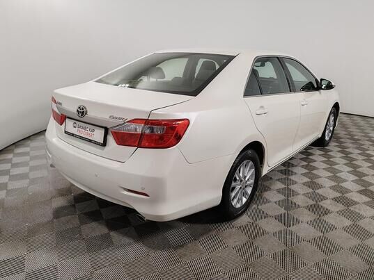 Toyota Camry, 2014 г., 332 757 км